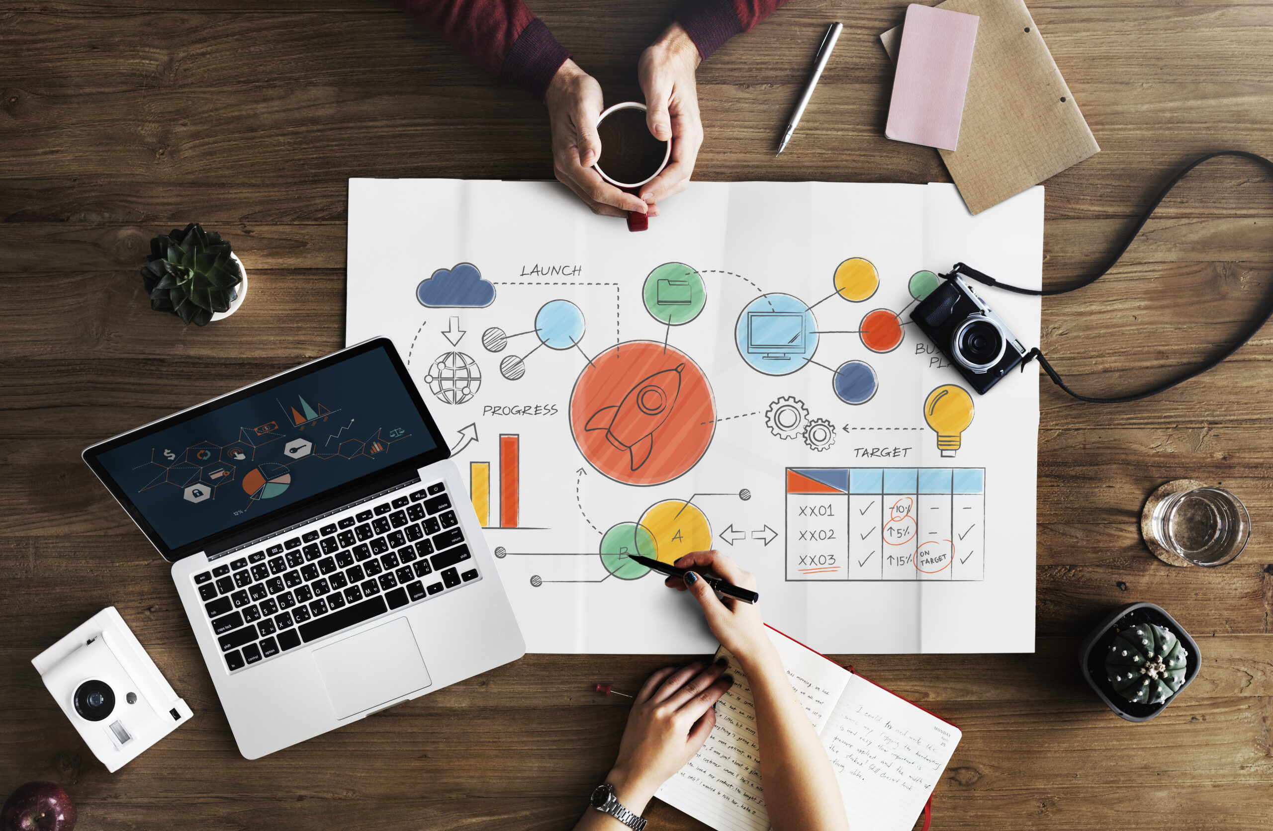 Content Strategy vs Marketing: Every Digital Marketer Should Know Content Strategy vs Marketing illustrated with a comparison chart showing differences in planning, execution, goals, and engagement within digital marketing.